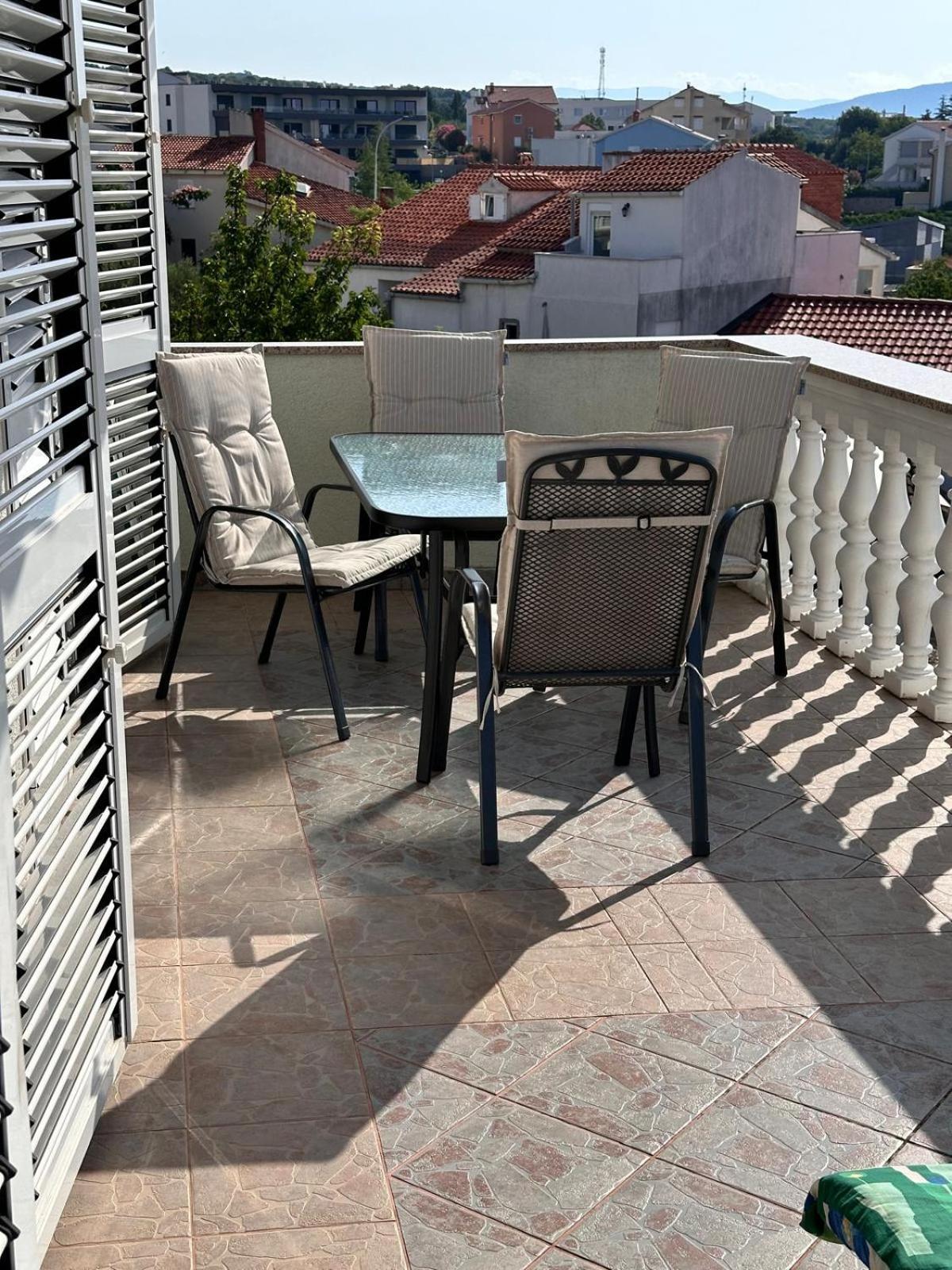 Apartmani Djurda Krk Town Exterior foto